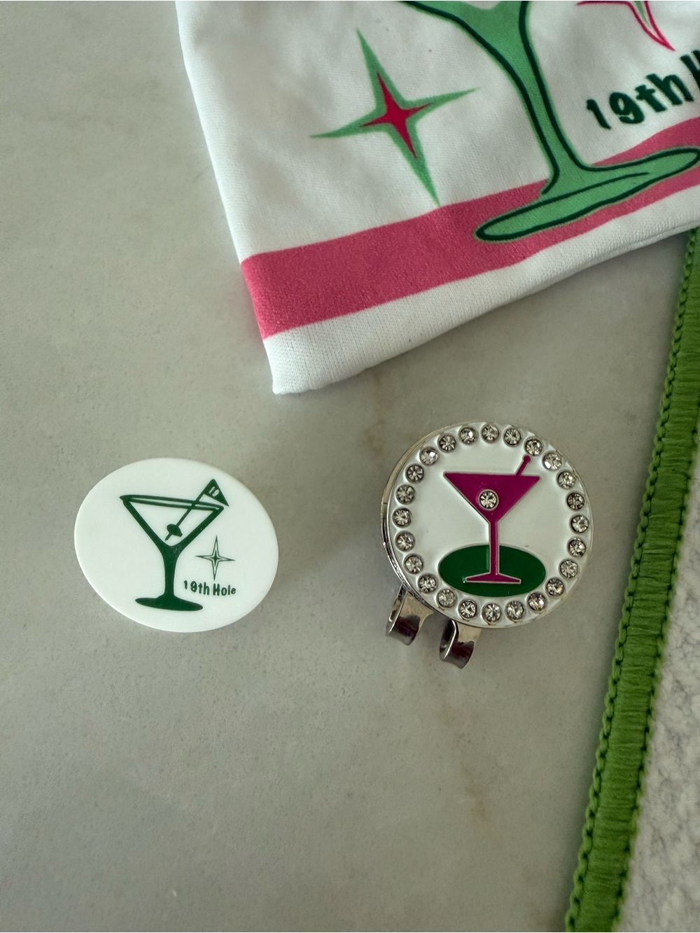 19th Hole Martini Golf Towel with Pouch - Green & Pink - Picture 3 of 9